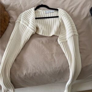 Simonette shrug
